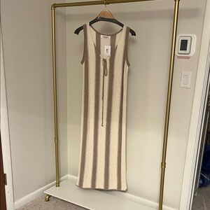 Elegant Sleeveless Knit Maxi Dress